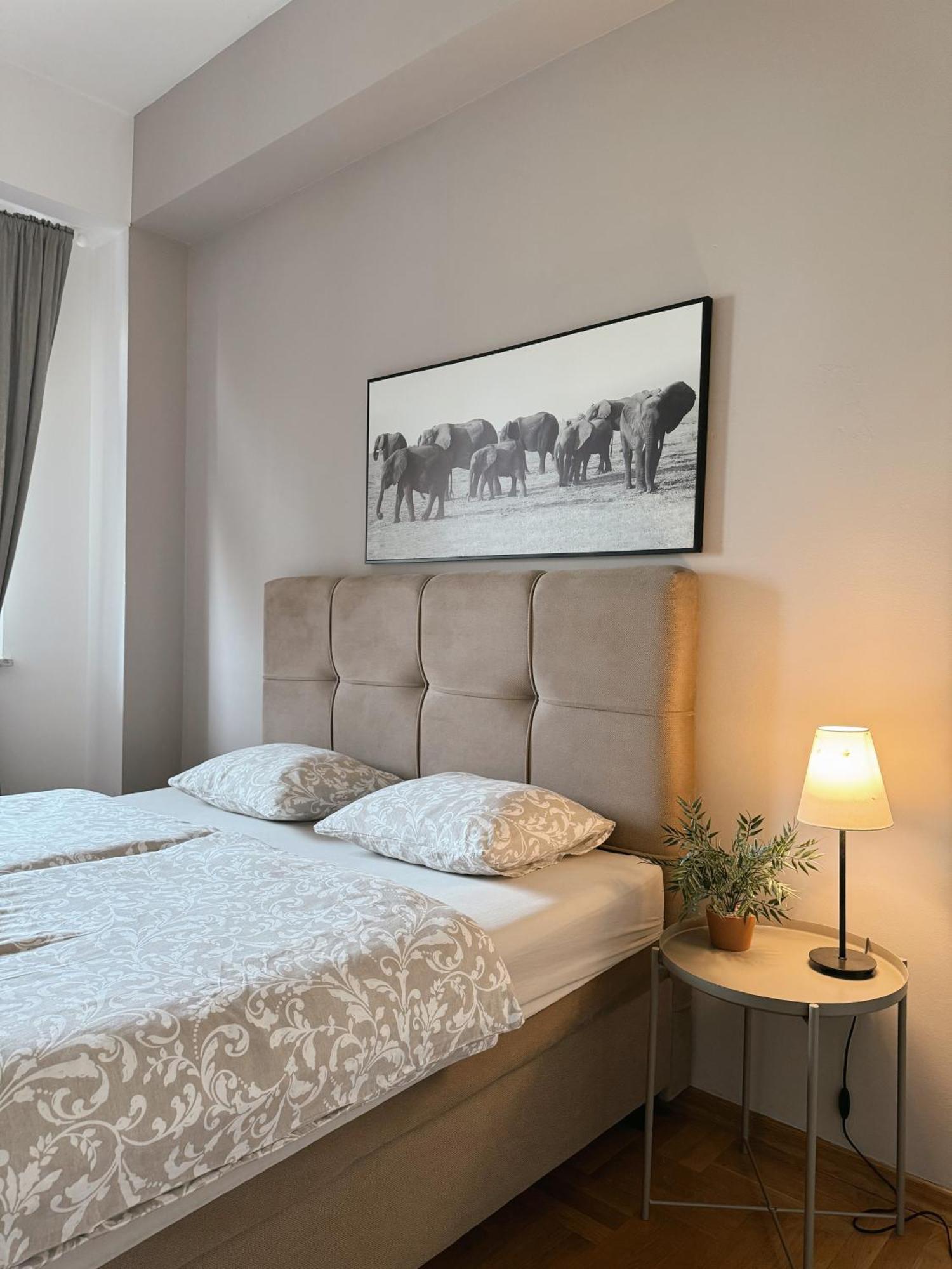 Best Times Apartment Zagreb Buitenkant foto